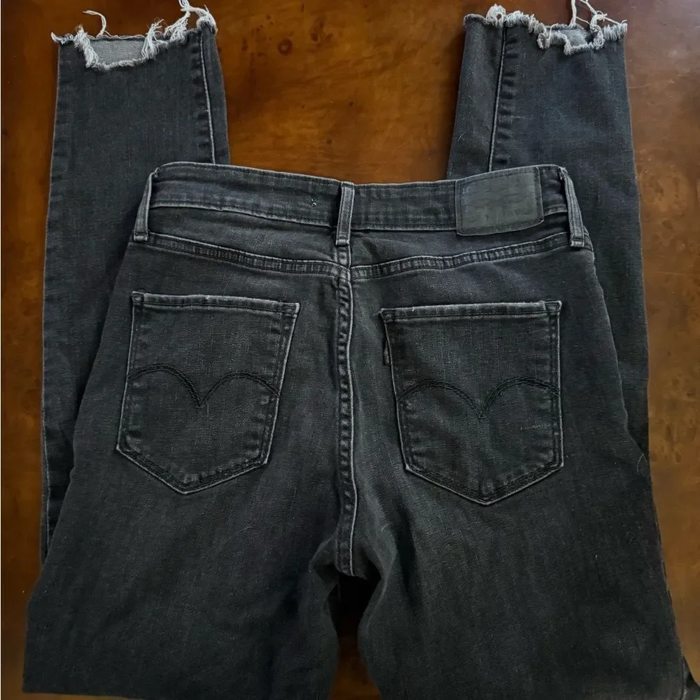 Levi 721 High Rise Skinny Jeans Black Frey Bottom Distressed Women's Size 8 - Picture 9 of 15